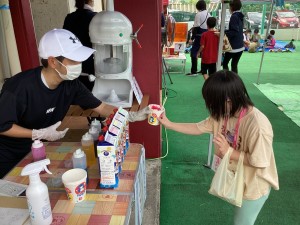 夏祭りかき氷　　　らいあ